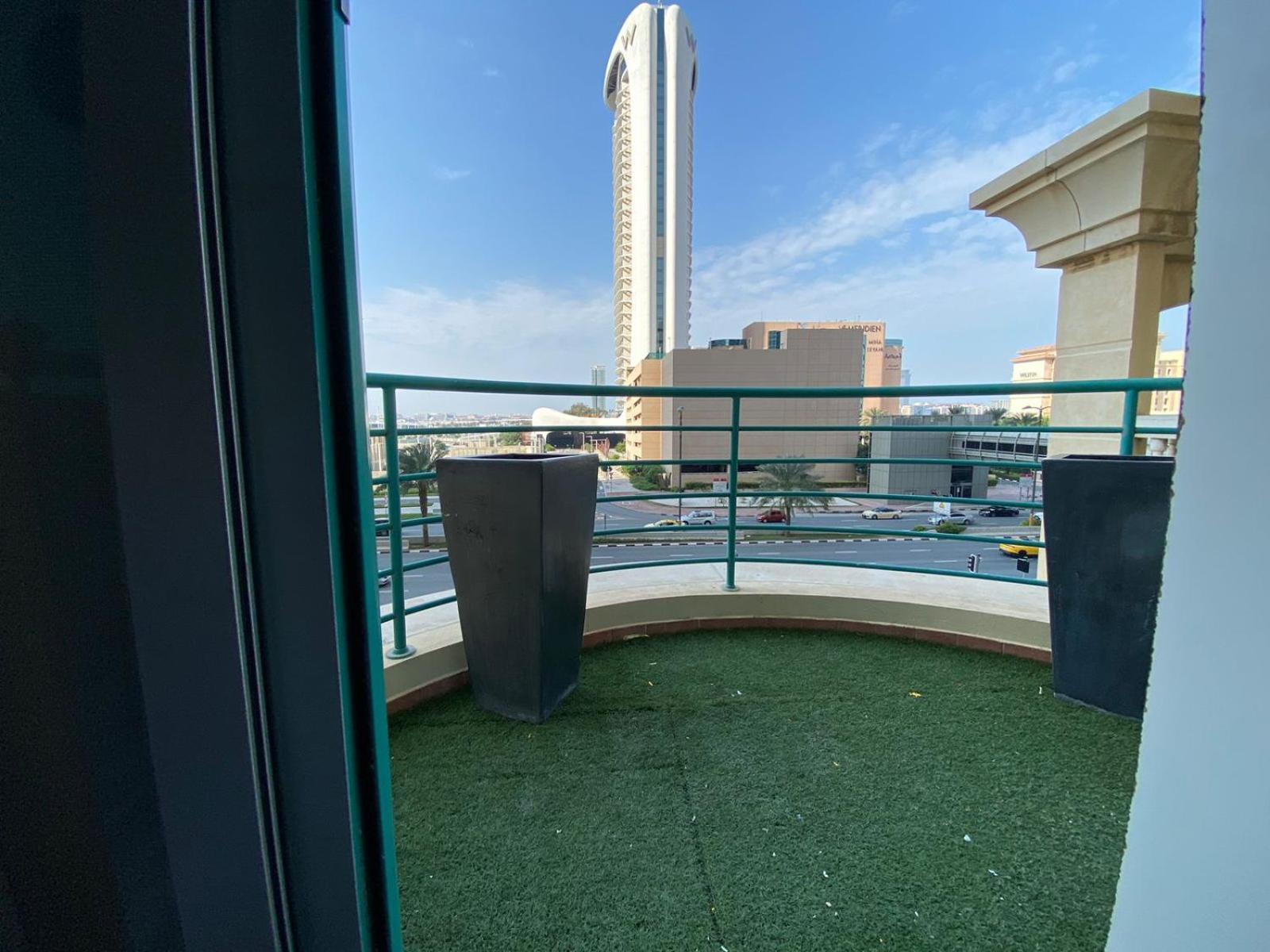 Nice Single Rooms For "Girls" Only In Dubai, Marina 外观 照片