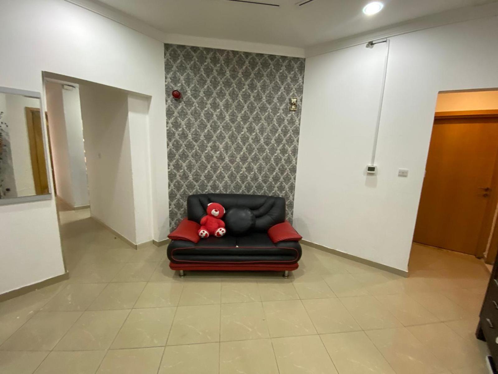 Nice Single Rooms For "Girls" Only In Dubai, Marina 外观 照片
