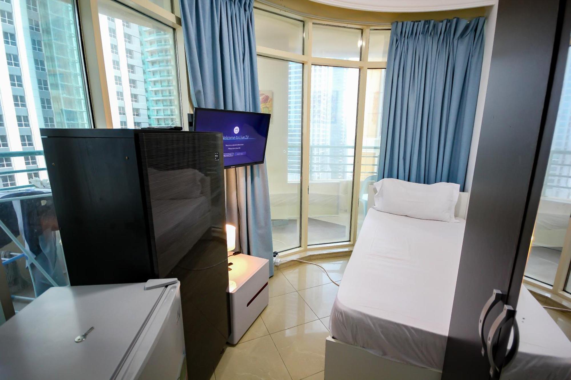 Nice Single Rooms For "Girls" Only In Dubai, Marina 外观 照片