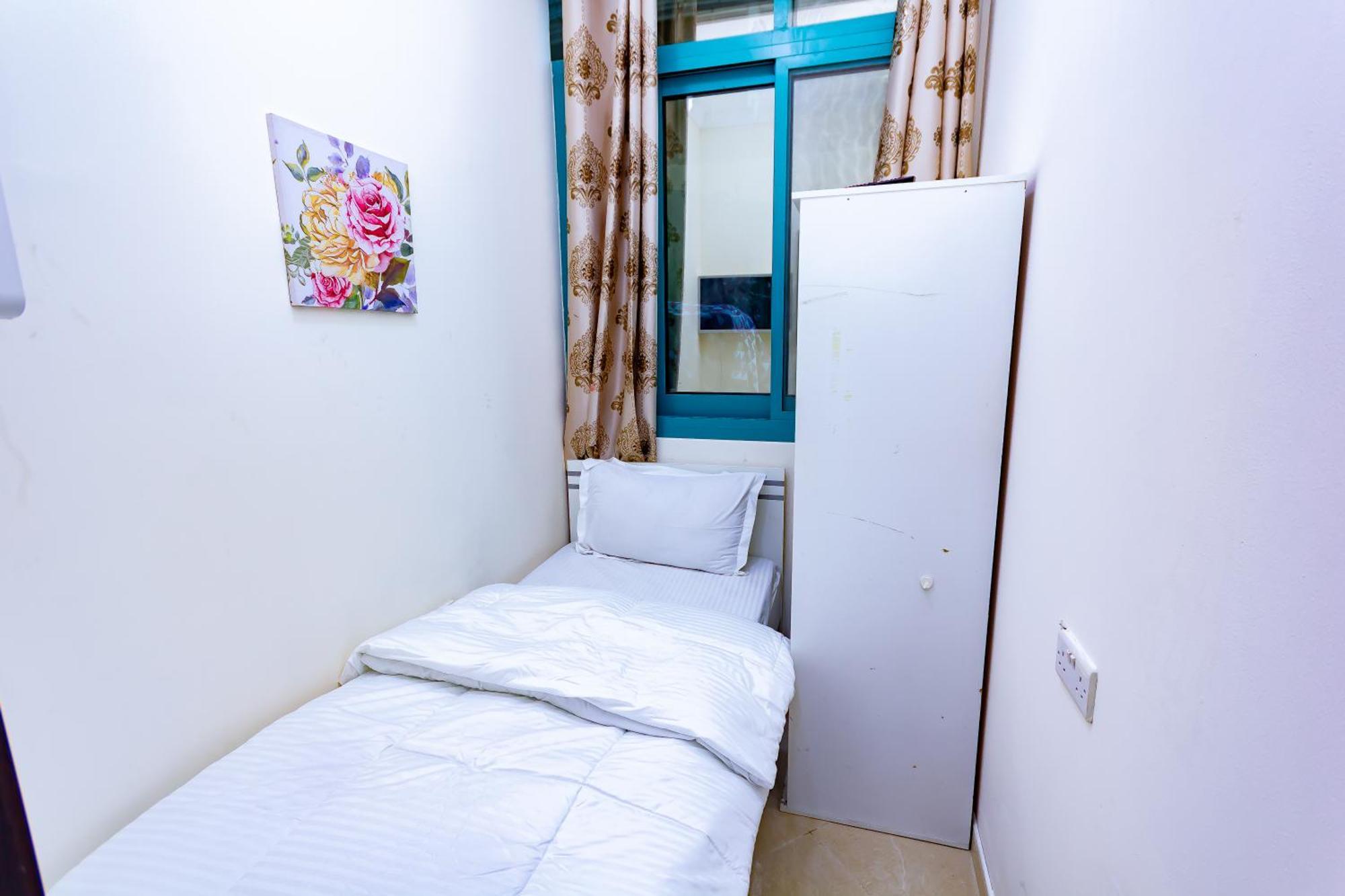 Nice Single Rooms For "Girls" Only In Dubai, Marina 外观 照片