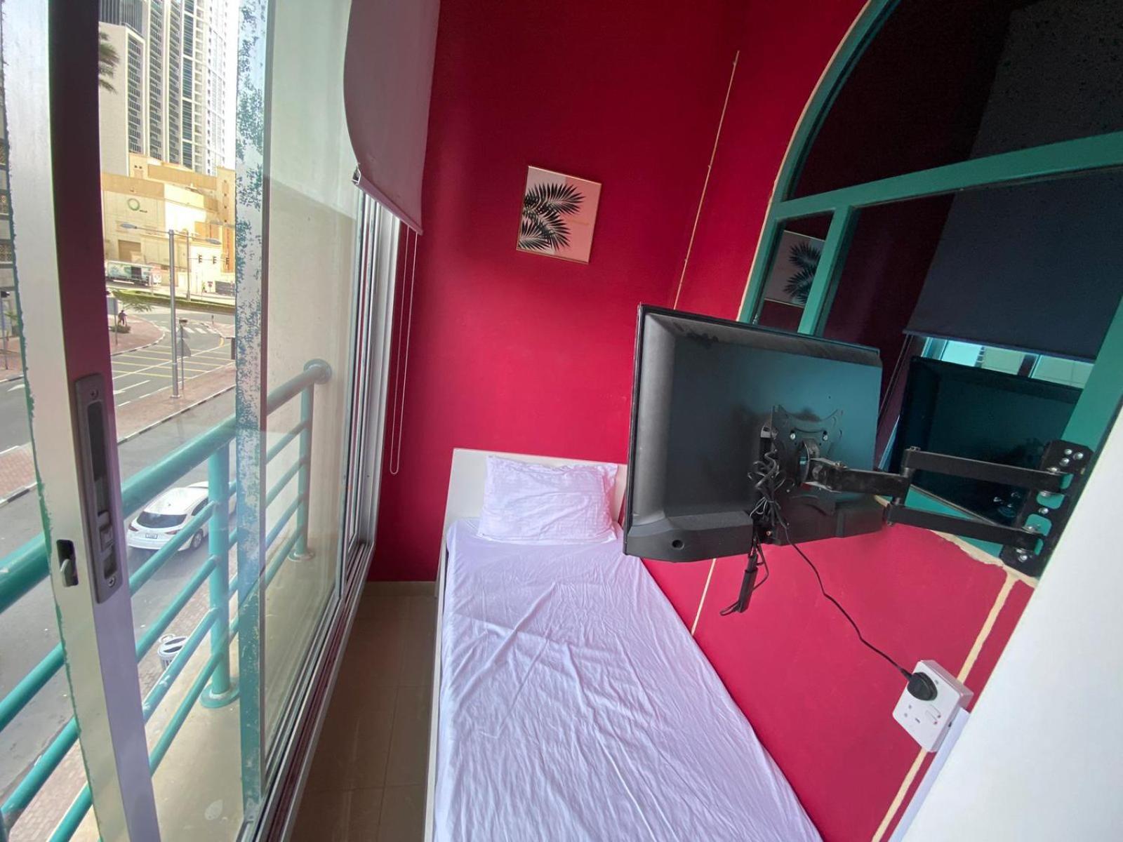 Nice Single Rooms For "Girls" Only In Dubai, Marina 外观 照片