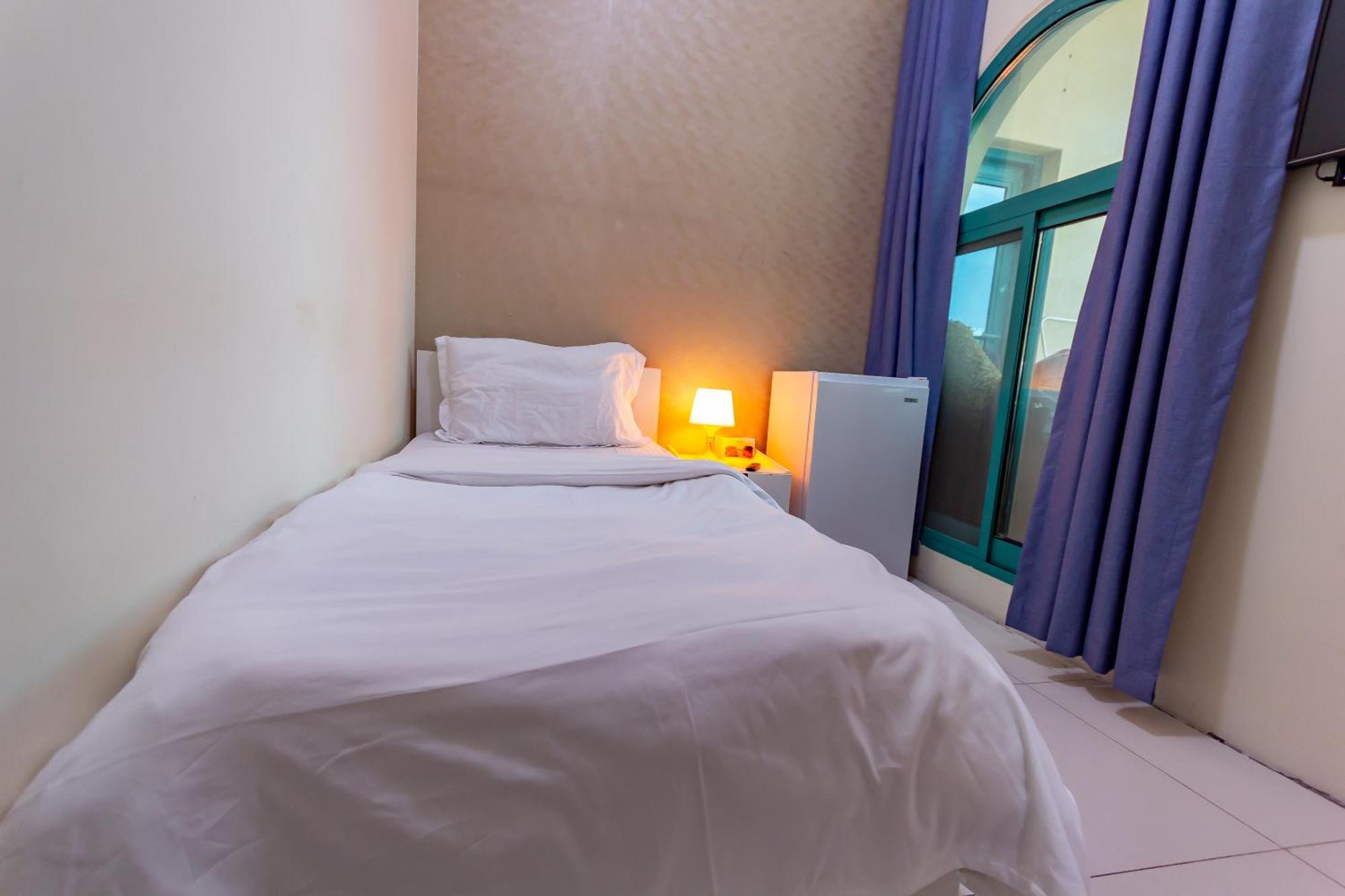 Nice Single Rooms For "Girls" Only In Dubai, Marina 外观 照片