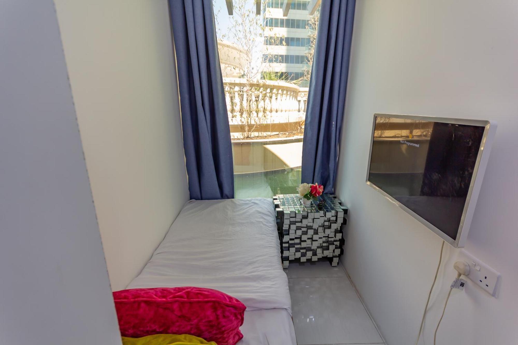 Nice Single Rooms For "Girls" Only In Dubai, Marina 外观 照片