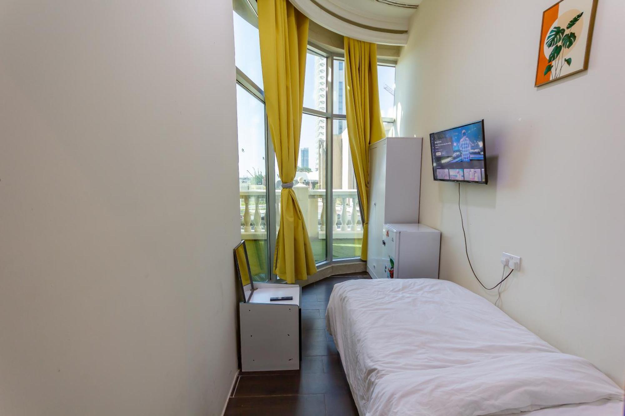 Nice Single Rooms For "Girls" Only In Dubai, Marina 外观 照片