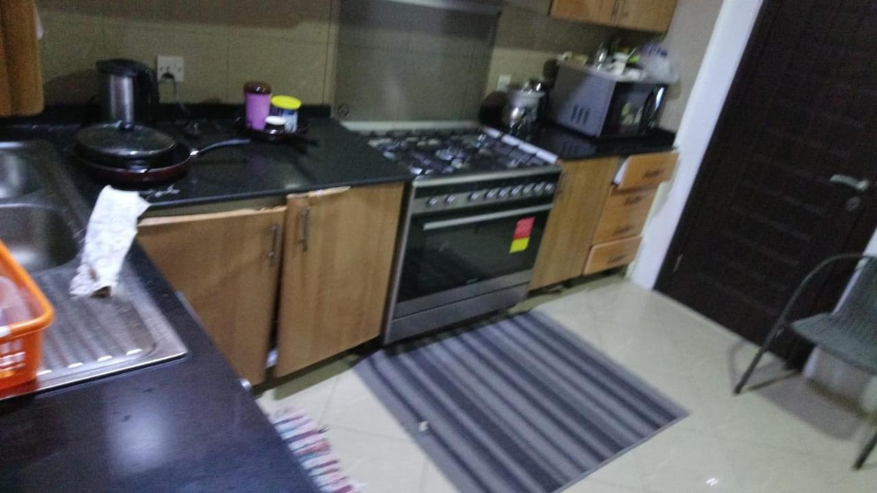 Nice Single Rooms For "Girls" Only In Dubai, Marina 外观 照片