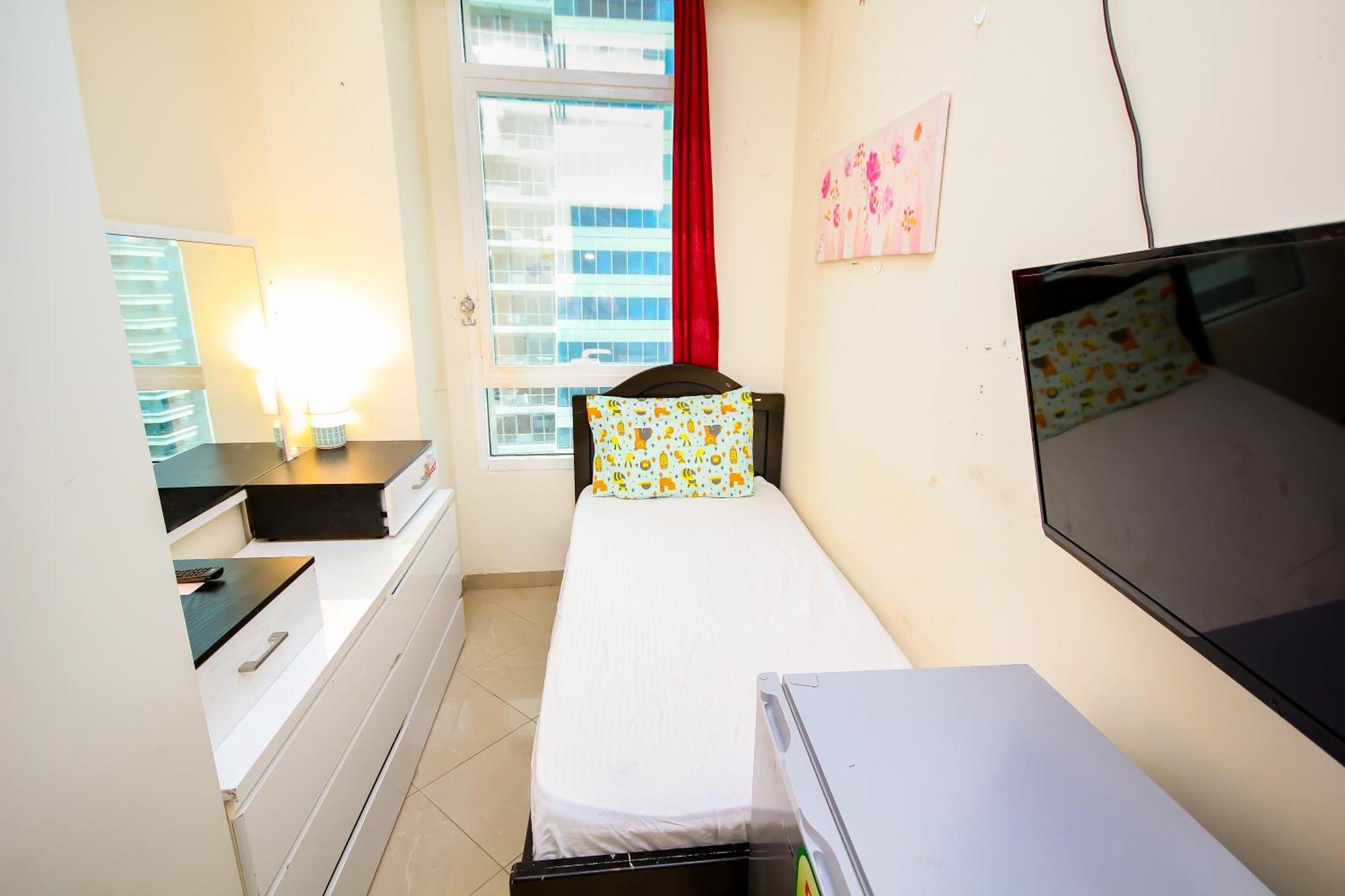 Nice Single Rooms For "Girls" Only In Dubai, Marina 外观 照片