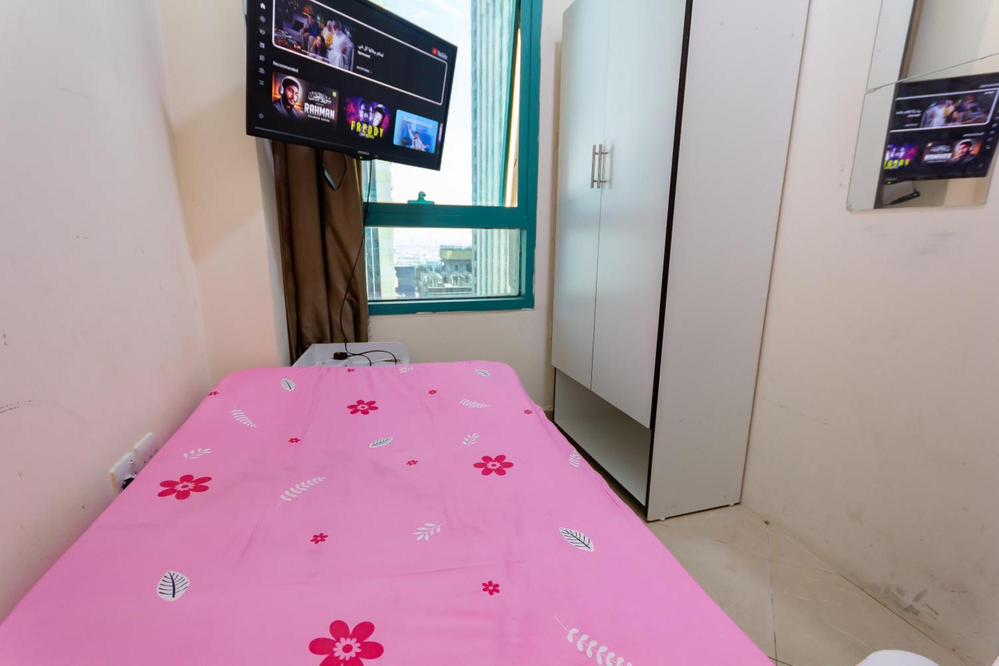Nice Single Rooms For "Girls" Only In Dubai, Marina 外观 照片
