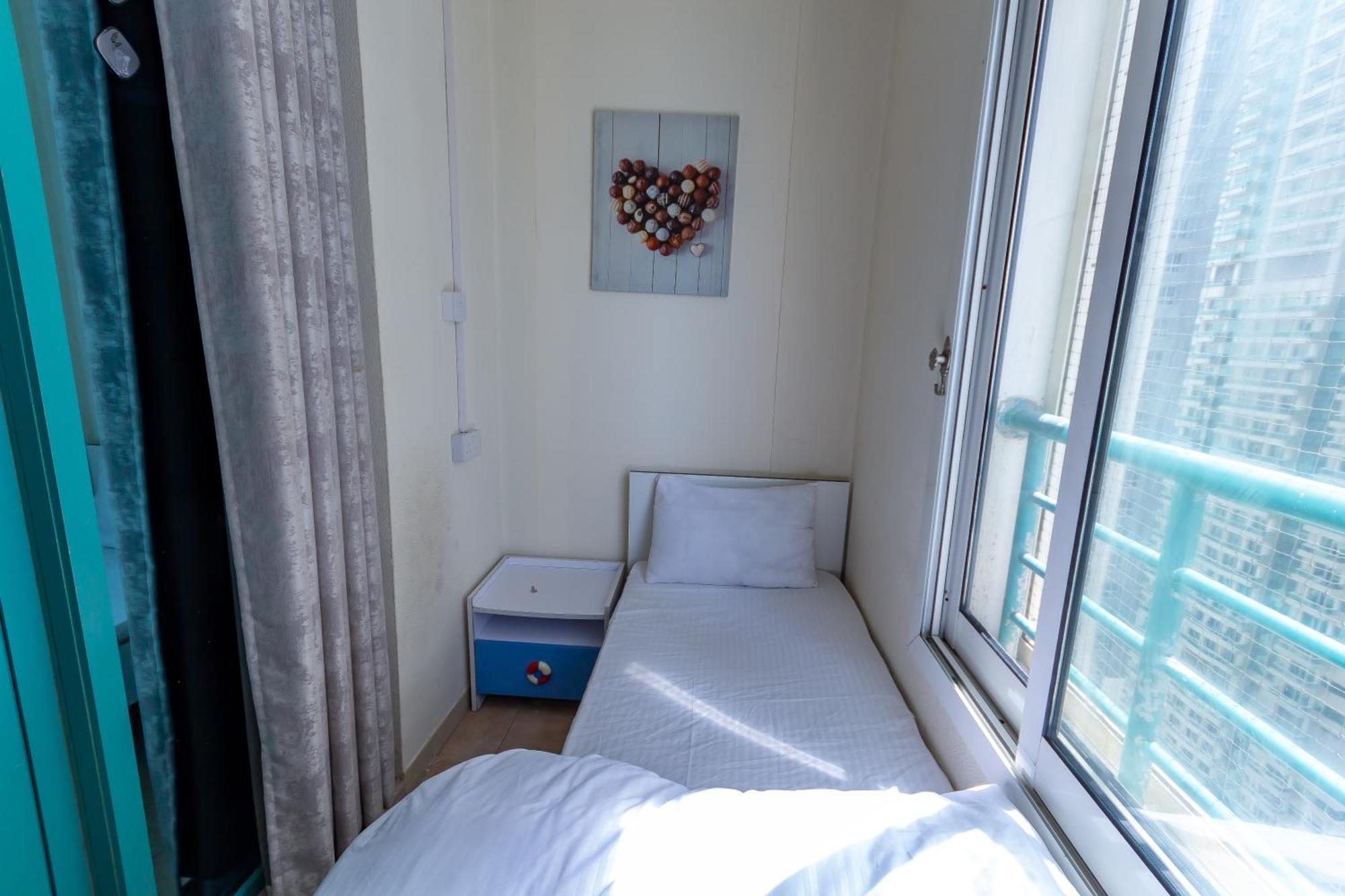 Nice Single Rooms For "Girls" Only In Dubai, Marina 外观 照片