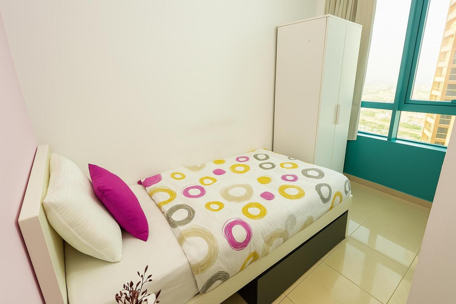 Nice Single Rooms For "Girls" Only In Dubai, Marina 外观 照片