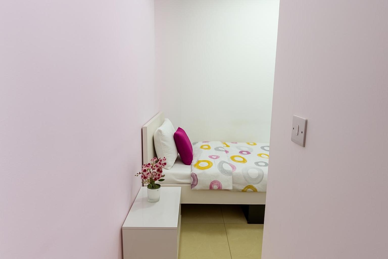 Nice Single Rooms For "Girls" Only In Dubai, Marina 外观 照片