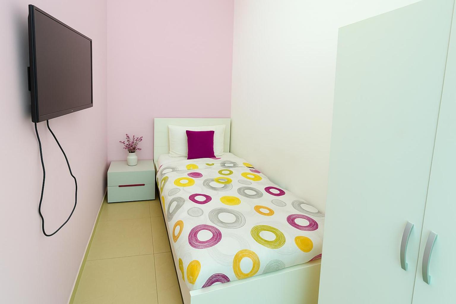 Nice Single Rooms For "Girls" Only In Dubai, Marina 外观 照片
