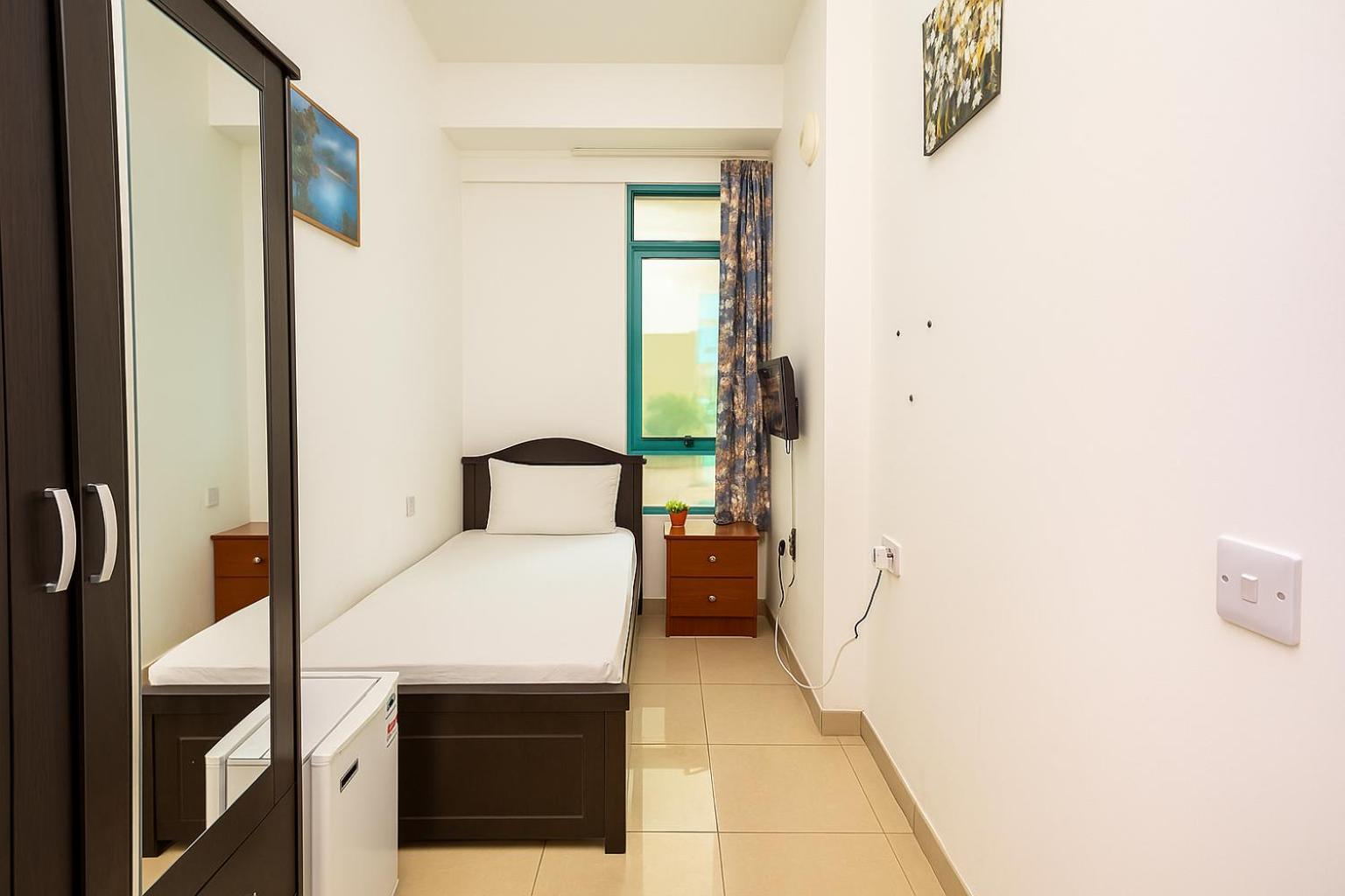 Nice Single Rooms For "Girls" Only In Dubai, Marina 外观 照片