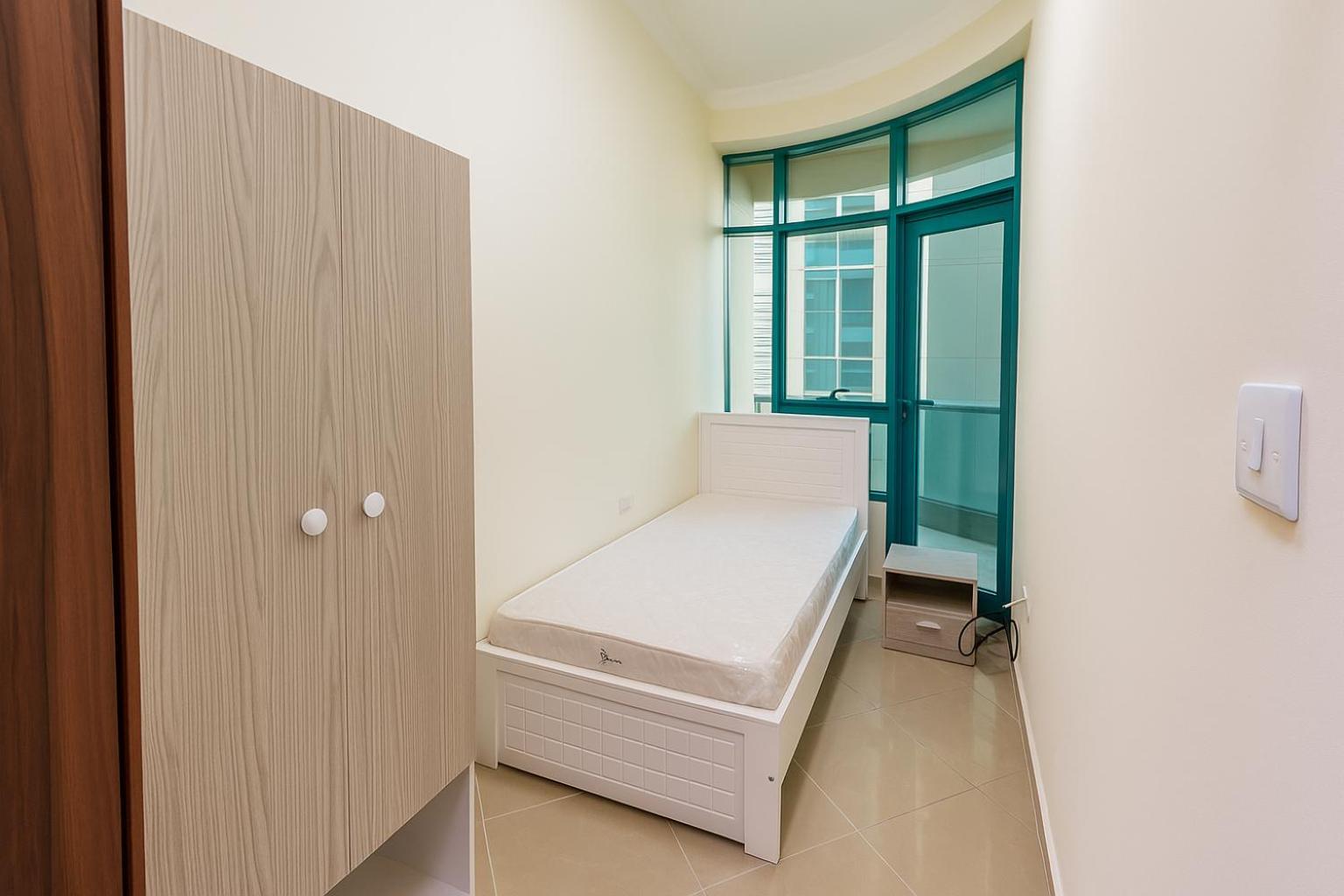 Nice Single Rooms For "Girls" Only In Dubai, Marina 外观 照片